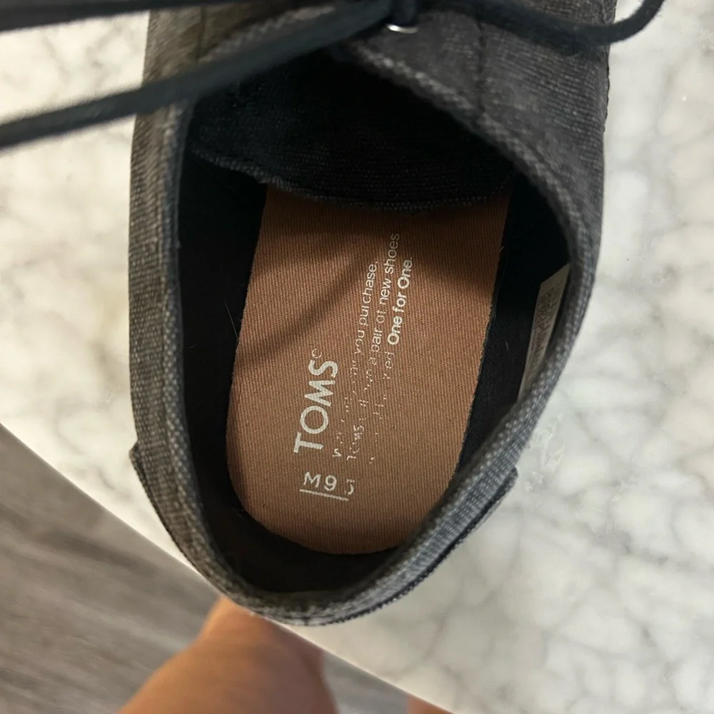Toms good barely